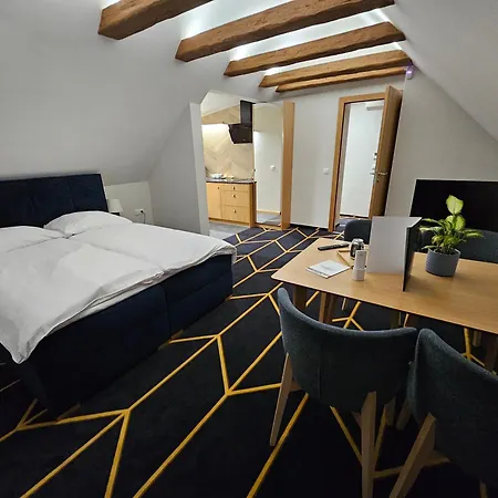 Richmount Apartament *