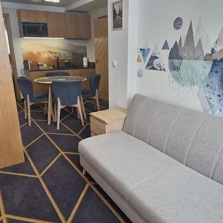 Richmount Apartament *
